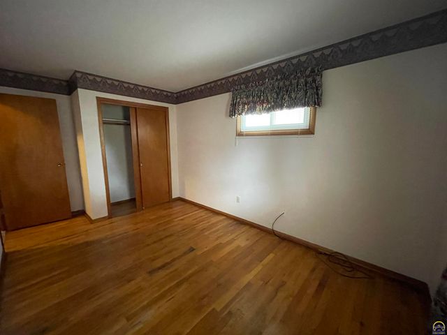 2924 SW Medford AVE, Topeka, KS 66611