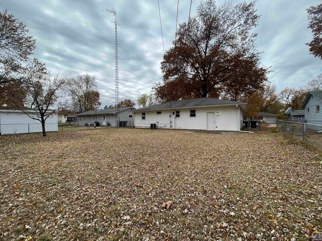 2924 SW Medford AVE, Topeka, KS 66611