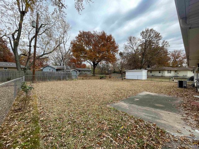 2924 SW Medford AVE, Topeka, KS 66611