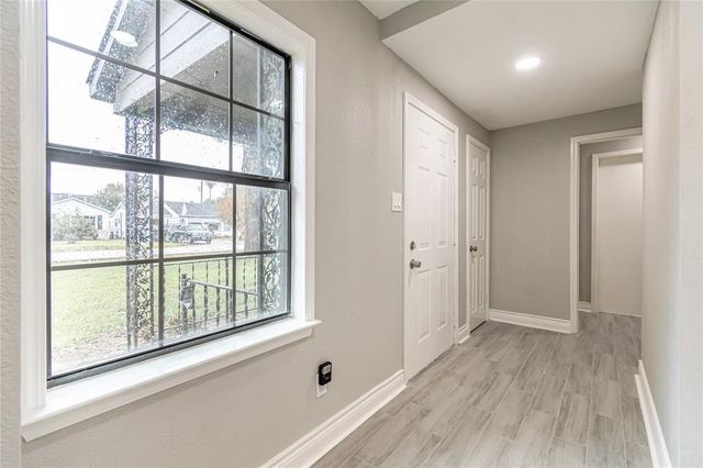 122 Obion Road, Houston, TX 77076