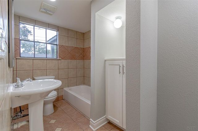 122 Obion Road, Houston, TX 77076