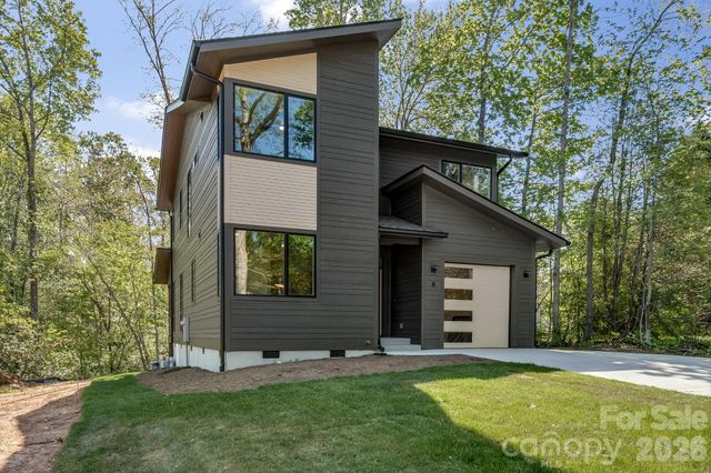 8 Campbell Street, Black Mountain, NC 28711
