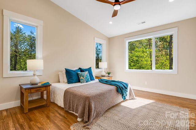 8 Campbell Street, Black Mountain, NC 28711