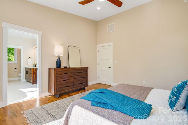 8 Campbell Street, Black Mountain, NC 28711