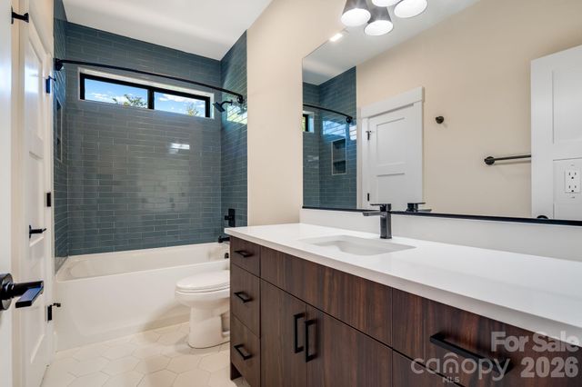 8 Campbell Street, Black Mountain, NC 28711