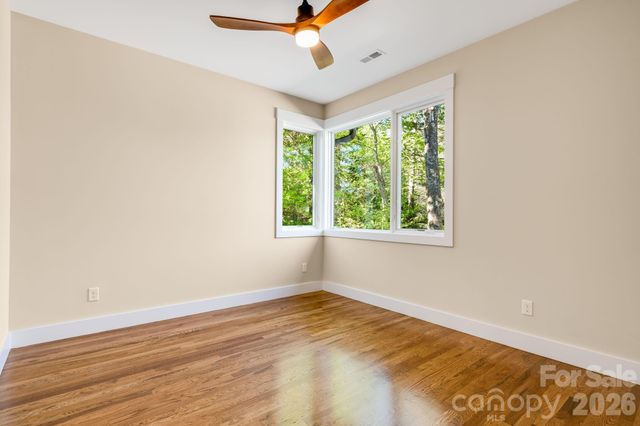 8 Campbell Street, Black Mountain, NC 28711