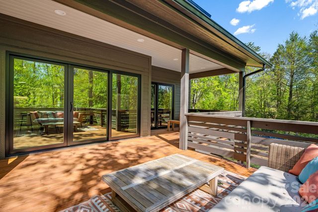 8 Campbell Street, Black Mountain, NC 28711