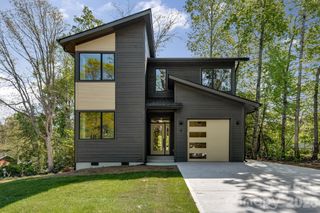 8 Campbell Street, Black Mountain, NC 28711