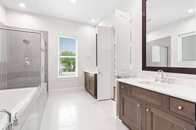 5621 Cohn Meadows Lane, Houston, TX 77007