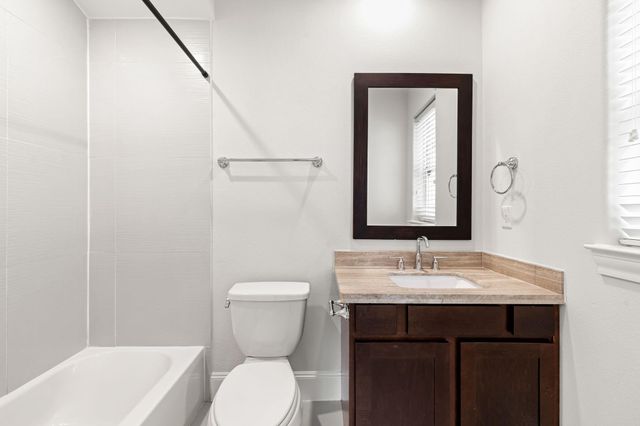 5621 Cohn Meadows Lane, Houston, TX 77007