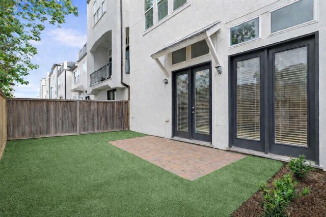 5621 Cohn Meadows Lane, Houston, TX 77007