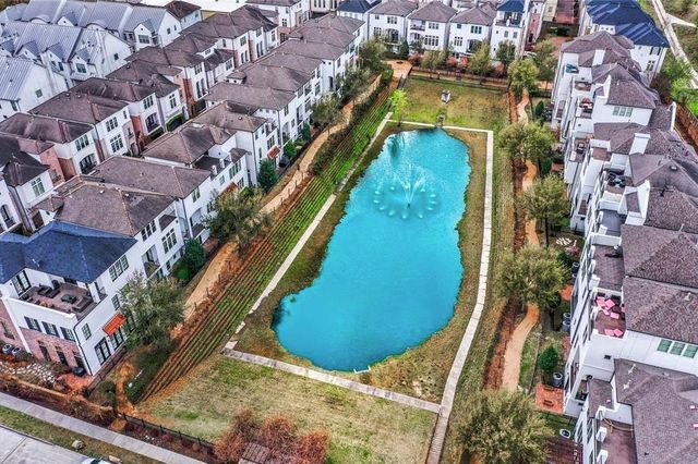 5621 Cohn Meadows Lane, Houston, TX 77007