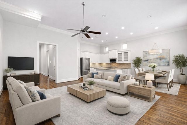 5621 Cohn Meadows Lane, Houston, TX 77007