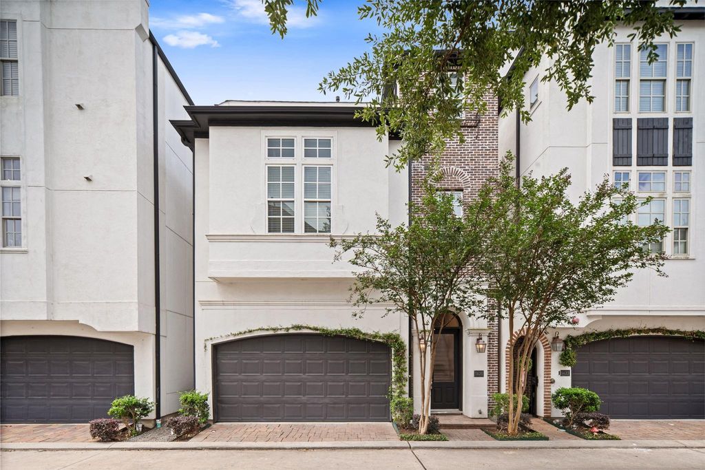 5621 Cohn Meadows Lane, Houston, TX 77007