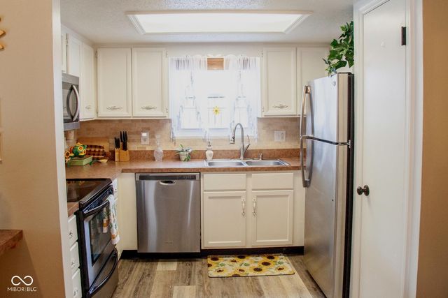 2822 Country Estates Drive, Indianapolis, IN 46227