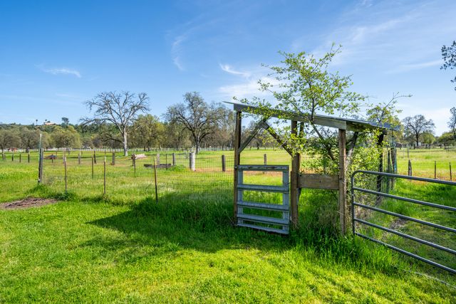 10257 Swede Creek Road, Palo Cedro, CA 96073