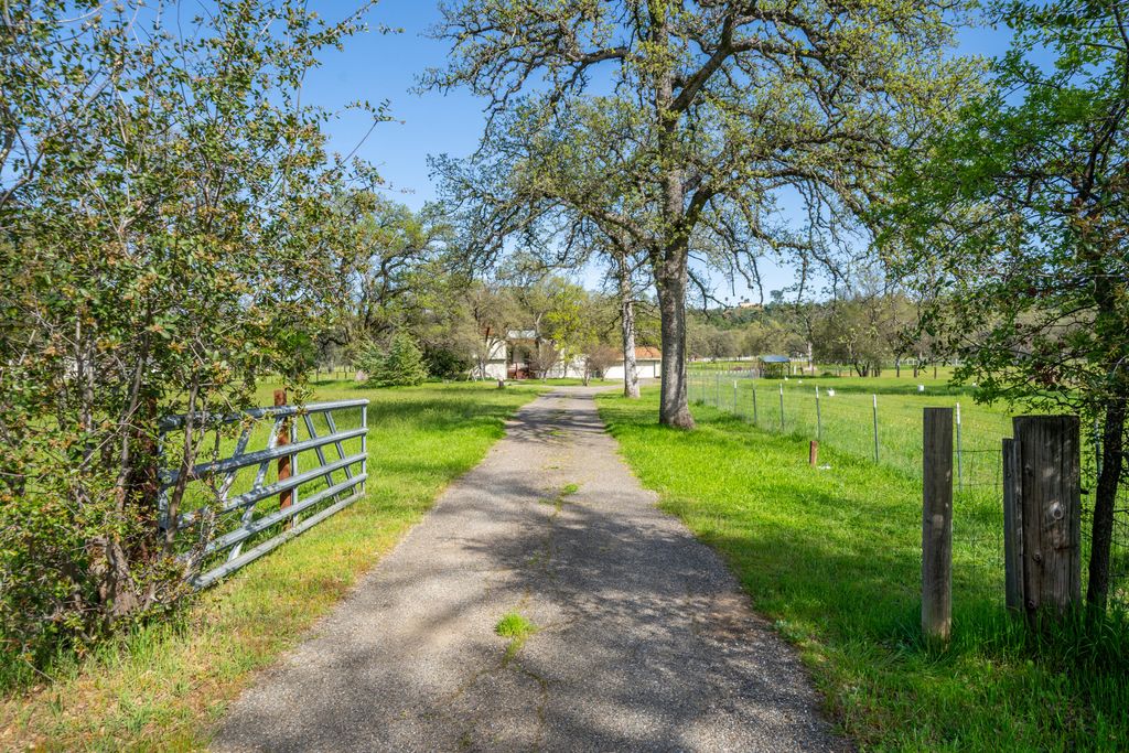 10257 Swede Creek Road, Palo Cedro, CA 96073