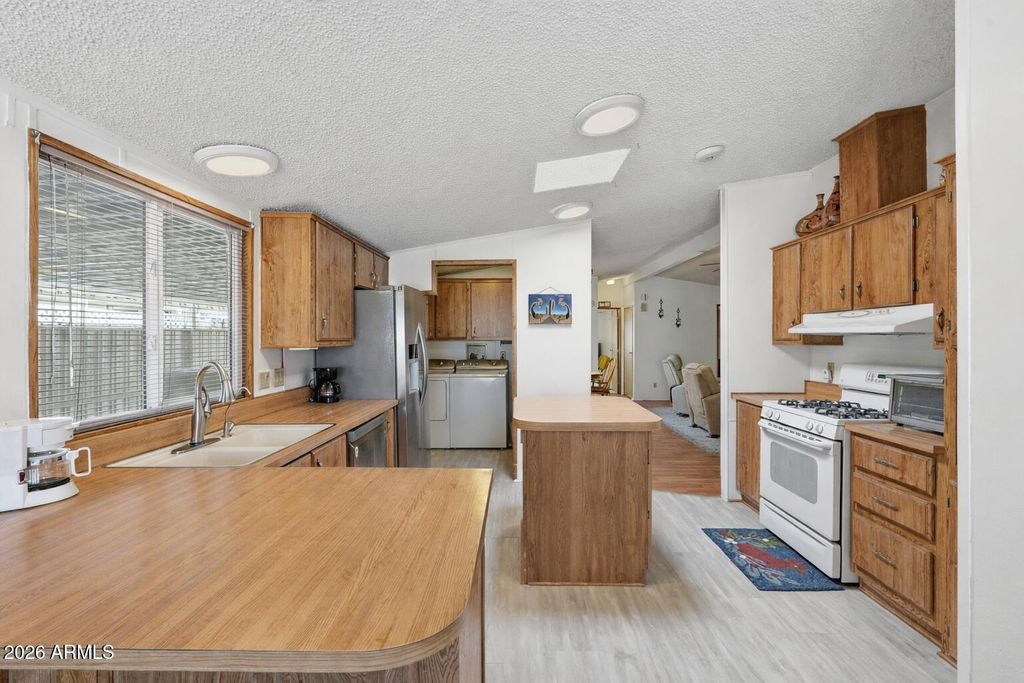 450 W Sunwest Drive 131, Casa Grande, AZ 85122 — photo 2