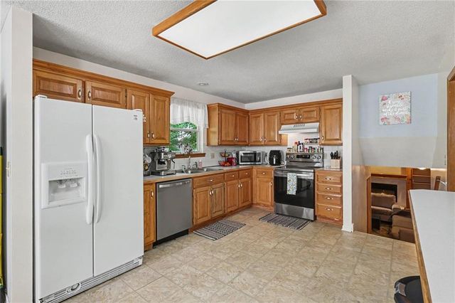 9908 W 51st Street, Merriam, KS 66203