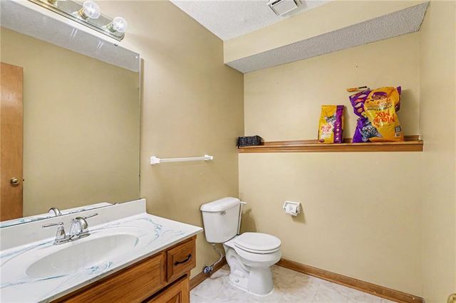 9908 W 51st Street, Merriam, KS 66203