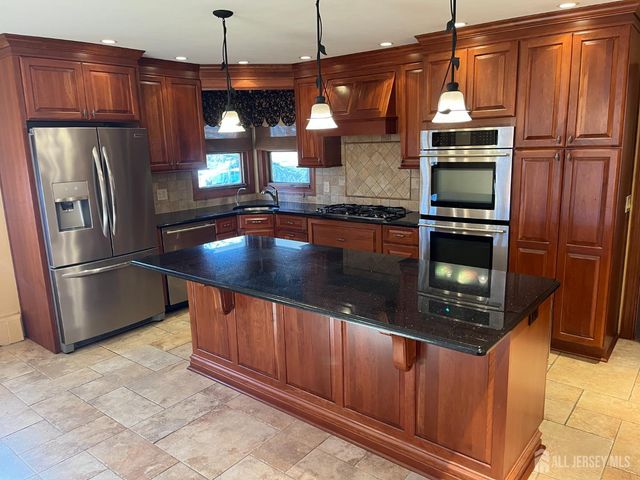 30 Bennet Street, Fords, NJ 08863