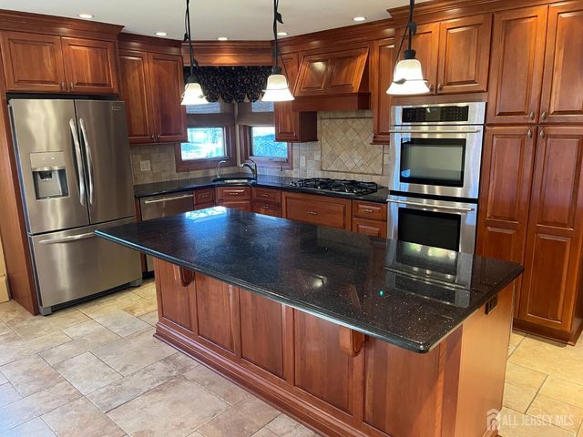 30 Bennet Street, Fords, NJ 08863