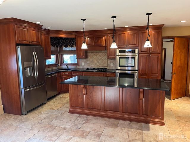 30 Bennet Street, Fords, NJ 08863