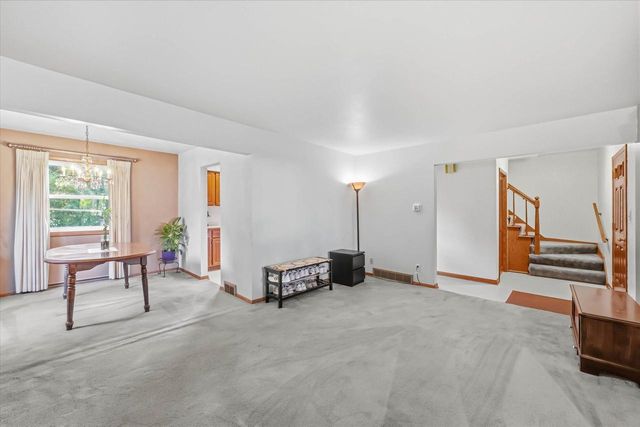 931 Fairview DRIVE, Port Washington, WI 53074