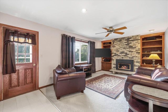 931 Fairview DRIVE, Port Washington, WI 53074