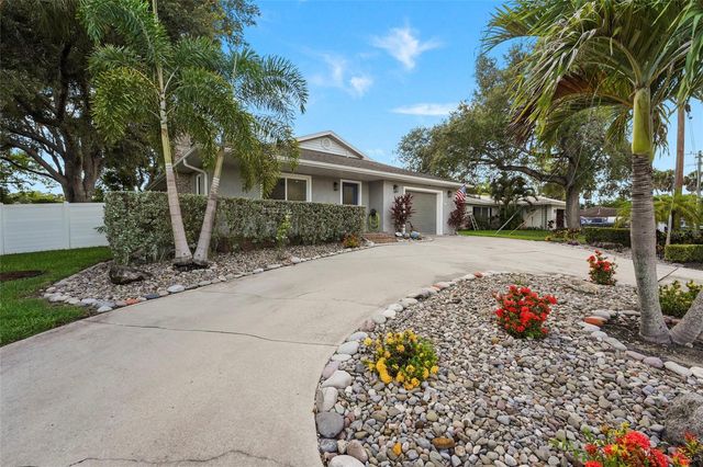 2129 LINWOOD DRIVE, Sarasota, FL 34232