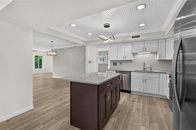 2129 LINWOOD DRIVE, Sarasota, FL 34232