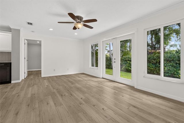 2129 LINWOOD DRIVE, Sarasota, FL 34232