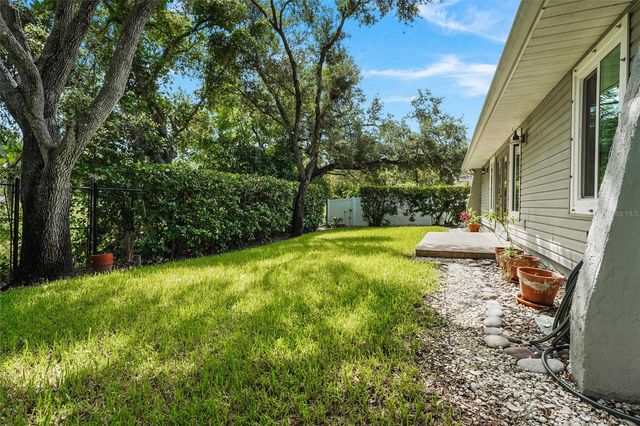 2129 LINWOOD DRIVE, Sarasota, FL 34232