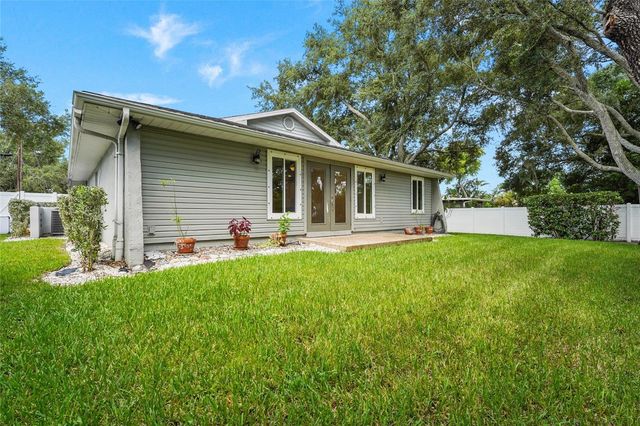 2129 LINWOOD DRIVE, Sarasota, FL 34232