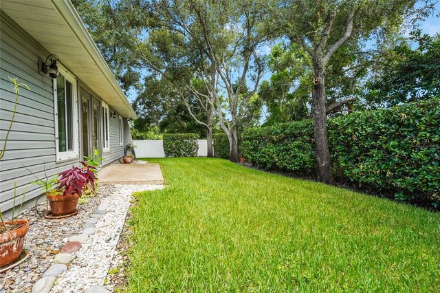 2129 LINWOOD DRIVE, Sarasota, FL 34232