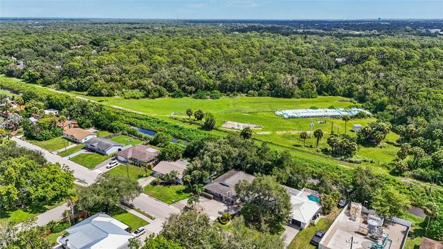 2129 LINWOOD DRIVE, Sarasota, FL 34232