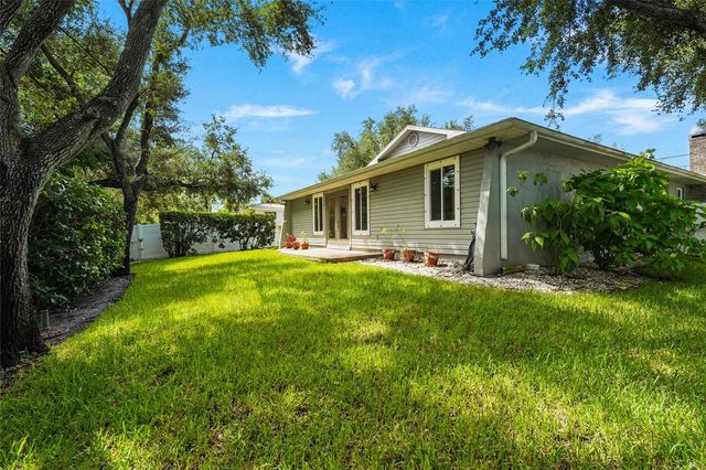2129 LINWOOD DRIVE, Sarasota, FL 34232