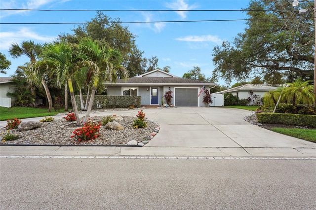 2129 LINWOOD DRIVE, Sarasota, FL 34232