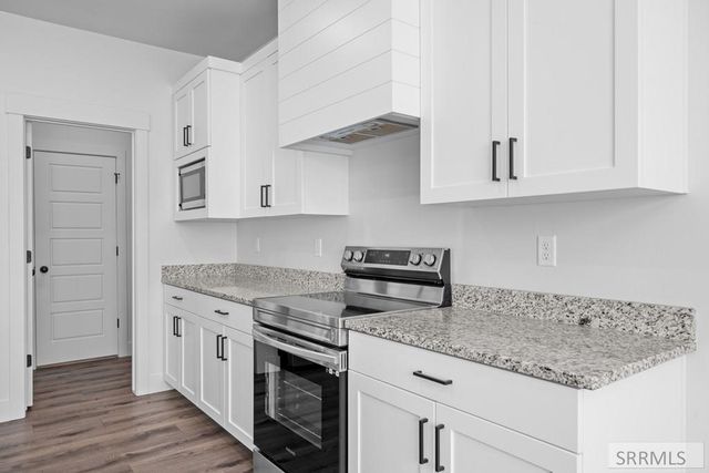 294 W 4th S, Sugar City, ID 83448