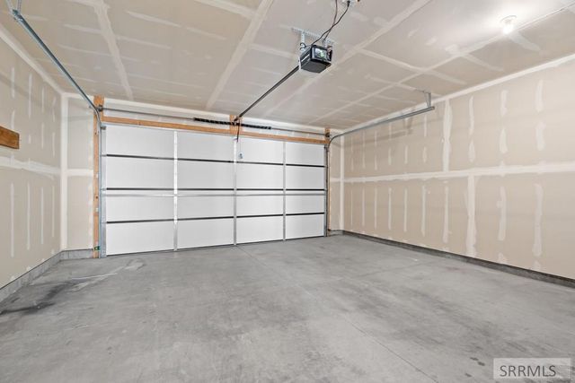 294 W 4th S, Sugar City, ID 83448