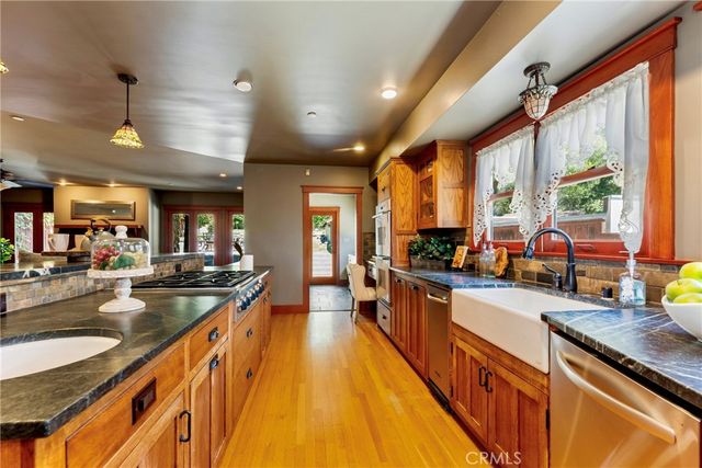 109 E Grandview, Sierra Madre, CA 91024