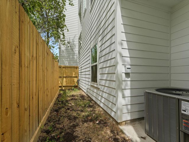 1804 Del Norte Street E, Houston, TX 77018