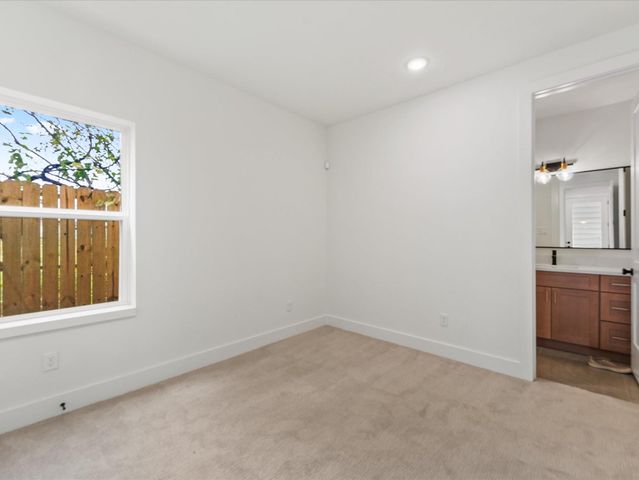 1804 Del Norte Street E, Houston, TX 77018