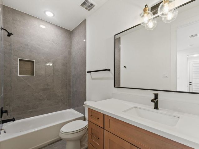 1804 Del Norte Street E, Houston, TX 77018