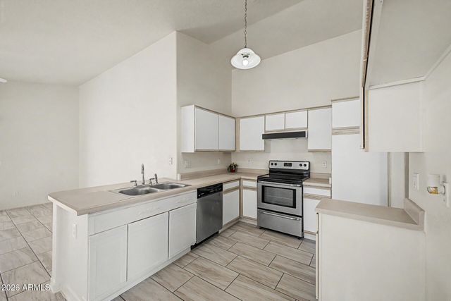 8563 W MISSION Lane, Peoria, AZ 85345