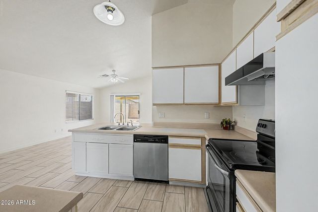 8563 W MISSION Lane, Peoria, AZ 85345