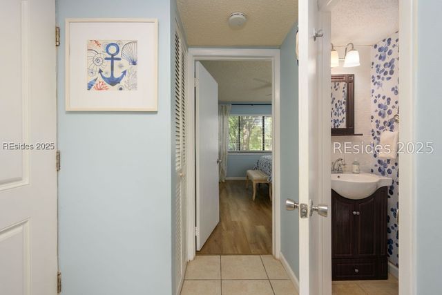 85 Folly Field Rd Apt 119, Hilton Head Island, SC 29928