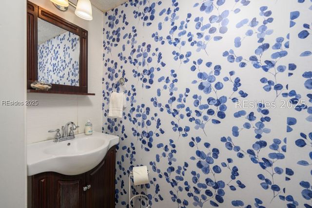 85 Folly Field Rd Apt 119, Hilton Head Island, SC 29928