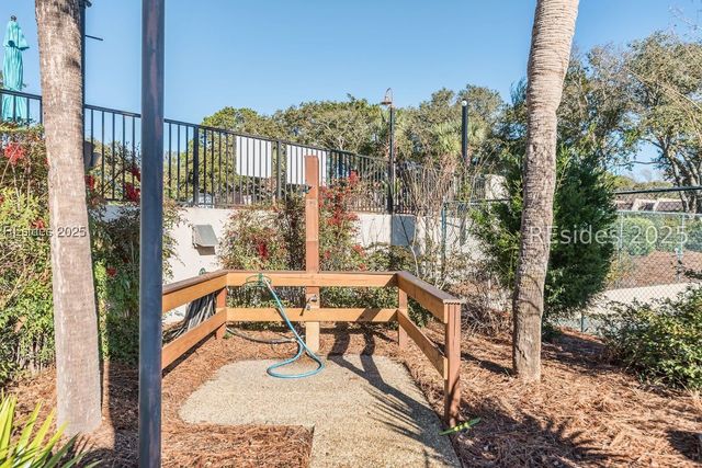85 Folly Field Rd Apt 119, Hilton Head Island, SC 29928