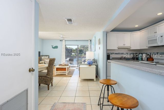 85 Folly Field Rd Apt 119, Hilton Head Island, SC 29928